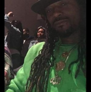 Meet your Posher, Derrick